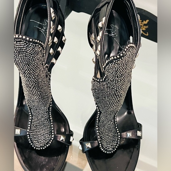 Chic Giuseppe Zanotti Heels: Elegance Awaits